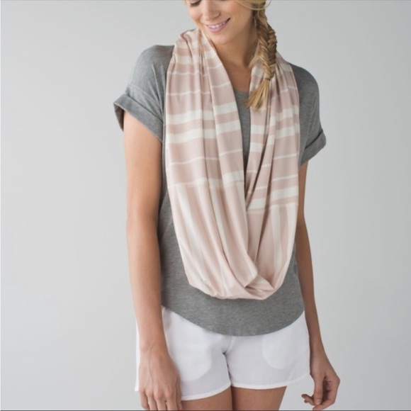 lululemon athletica Accessories - Lululemon Vinyasa Scarf in Beach Blanket Stripe Angel Wing Grain (Vitasea)